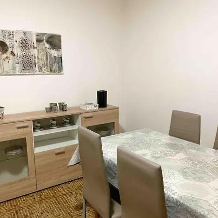 Con Portico Privato Vicino Cagliari Airport Apartament *