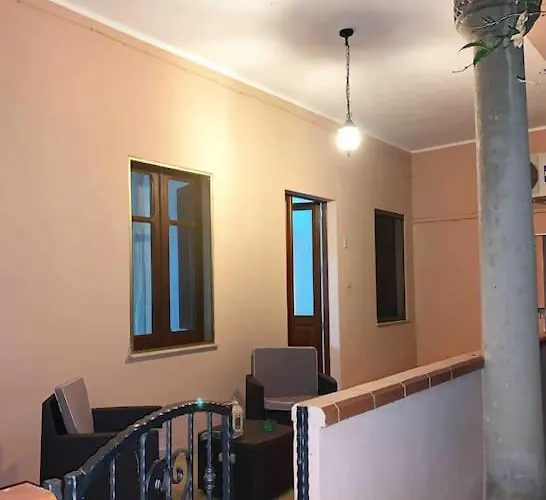 Con Portico Privato Vicino Cagliari Airport Assemini