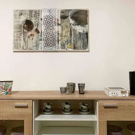 Con Portico Privato Vicino Cagliari Airport Apartment *