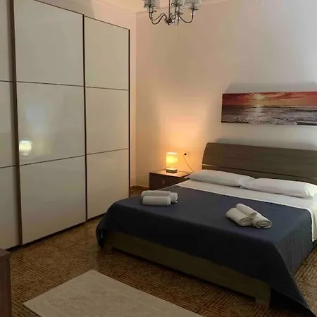 Con Portico Privato Vicino Cagliari Airport 아파트